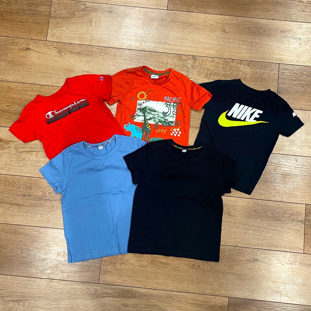 Boy T-shirt 5sets. Fit Toddler 4T